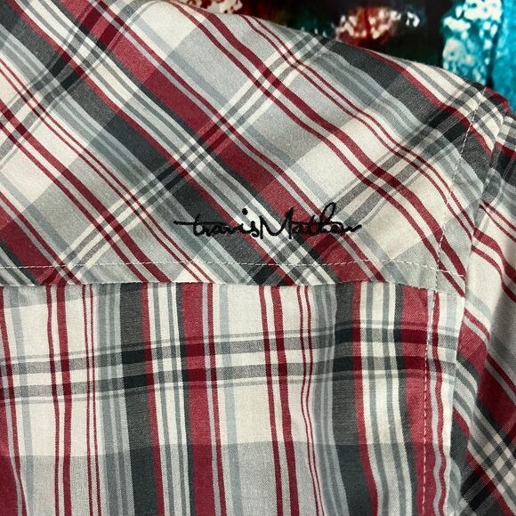 Travis Mathew Plaid Long Sleeve Button Down Shirt Red Gray Size Medium - Picture 7 of 7